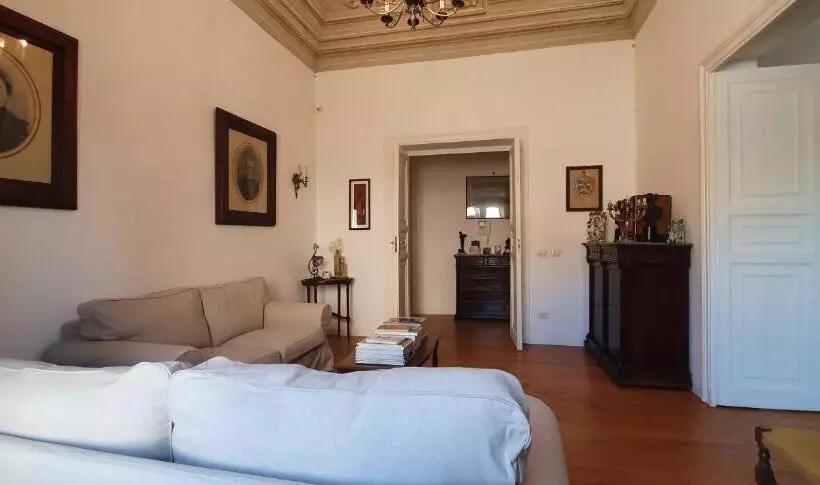 تختخواب و صبحانه Il Cortile Del Marchese Beccadelli