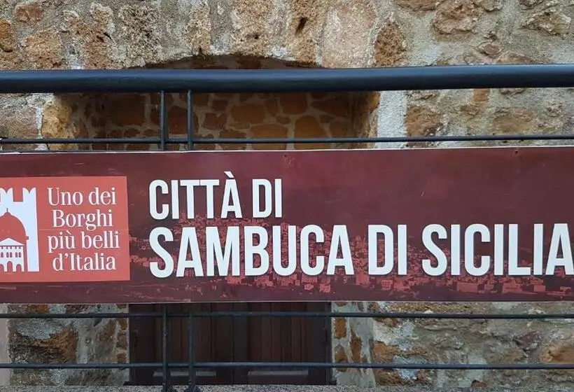 تختخواب و صبحانه Il Cortile Del Marchese Beccadelli
