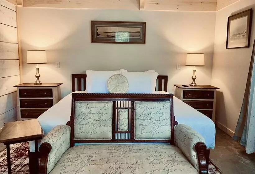 ベッドアンドブレックファースト Ivy Manor Inn Village Center