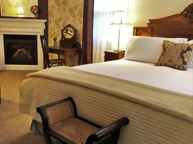 ベッドアンドブレックファースト Ivy Manor Inn Village Center