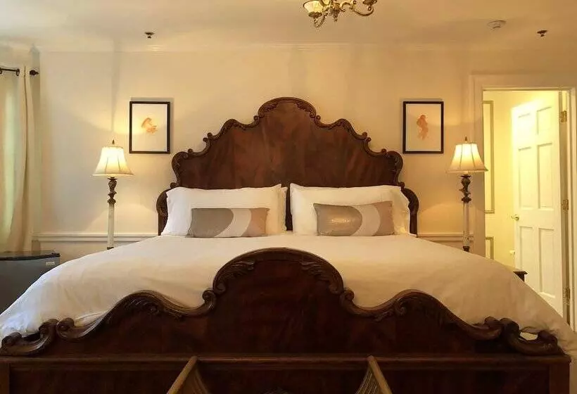 ベッドアンドブレックファースト Ivy Manor Inn Village Center