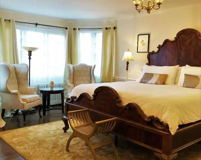 ベッドアンドブレックファースト Ivy Manor Inn Village Center