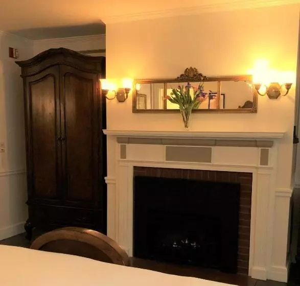 ベッドアンドブレックファースト Ivy Manor Inn Village Center