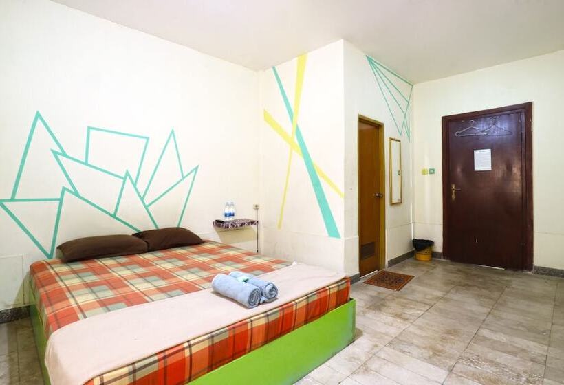 Bed and Breakfast Wisma Gading Indah 1