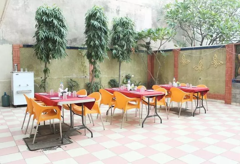 ホテル Oyo Premium Agra Cantt Idgah Road