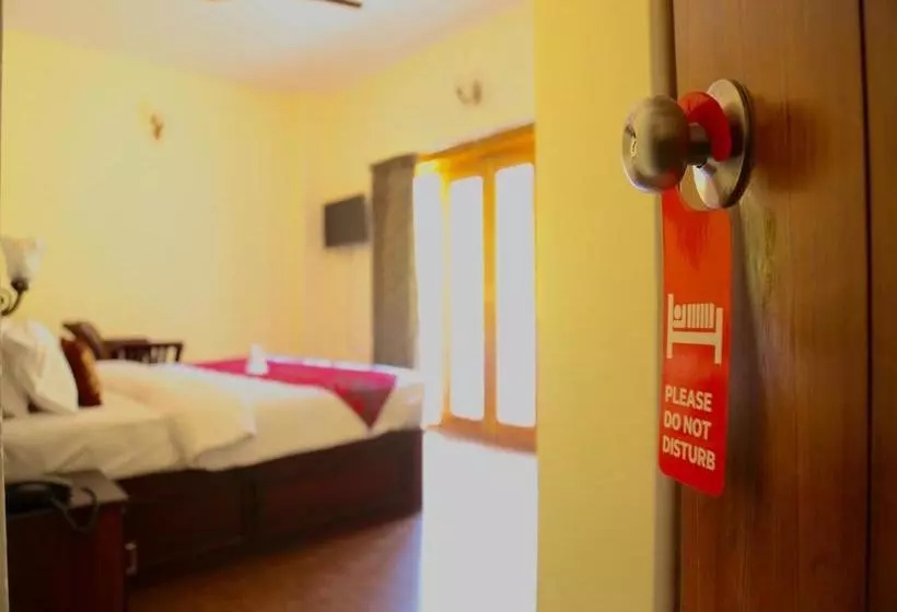 ホテル Oyo Rooms Kotagiri Road Near Tea Factory Ooty
