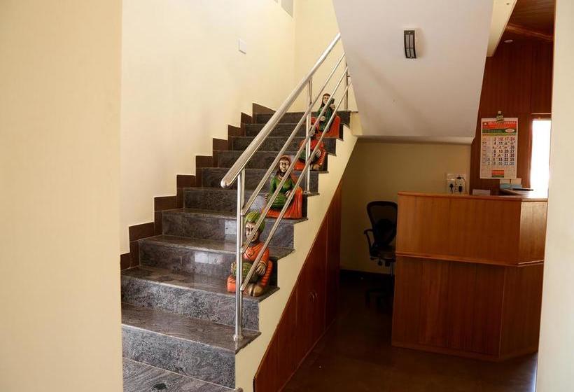 هتل Oyo Rooms Kotagiri Road Near Tea Factory Ooty