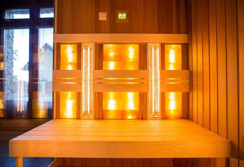 Отель Pole Position Beach