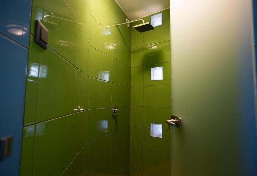 Отель Pole Position Beach