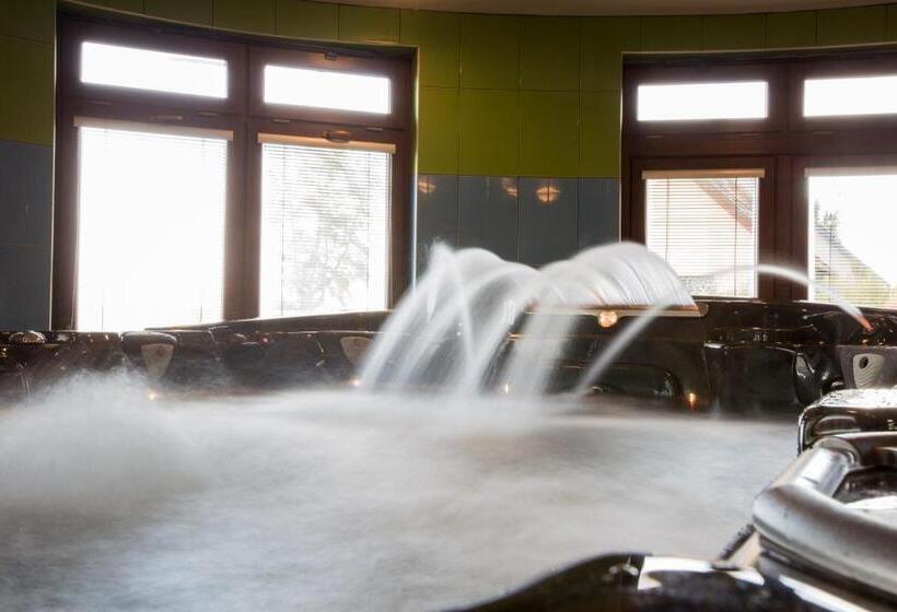 Отель Pole Position Beach