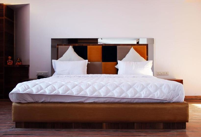 فندق The Grand Midway