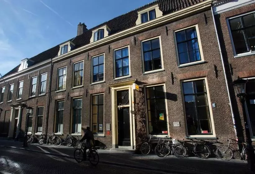 Strowis Hostel