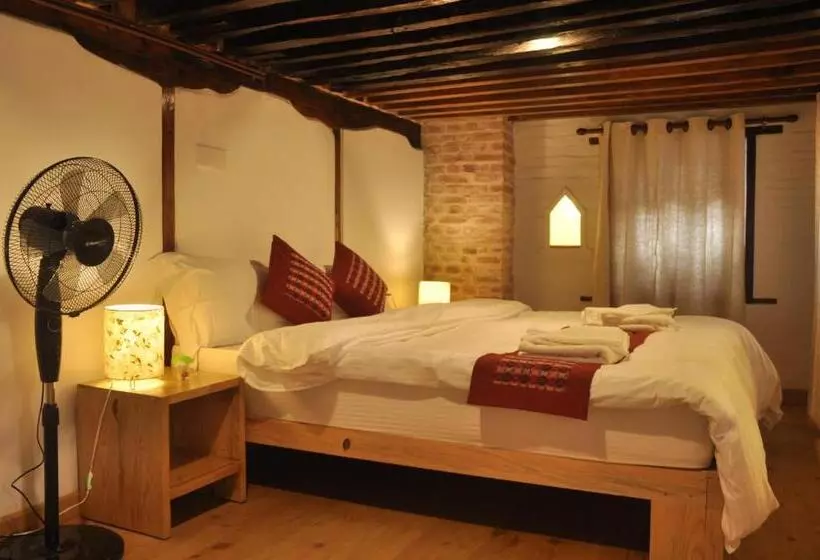 تختخواب و صبحانه Boutique Heritage Home