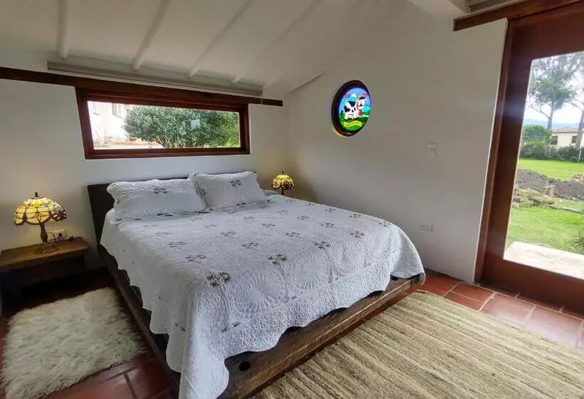 ベッドアンドブレックファースト Hacienda El Pinar Del Viento