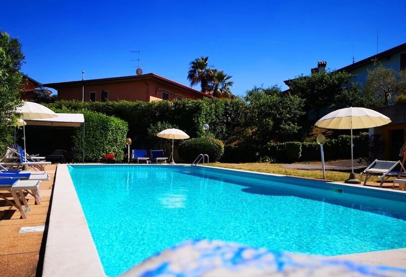 ホテル Albergo B&b Tenesi