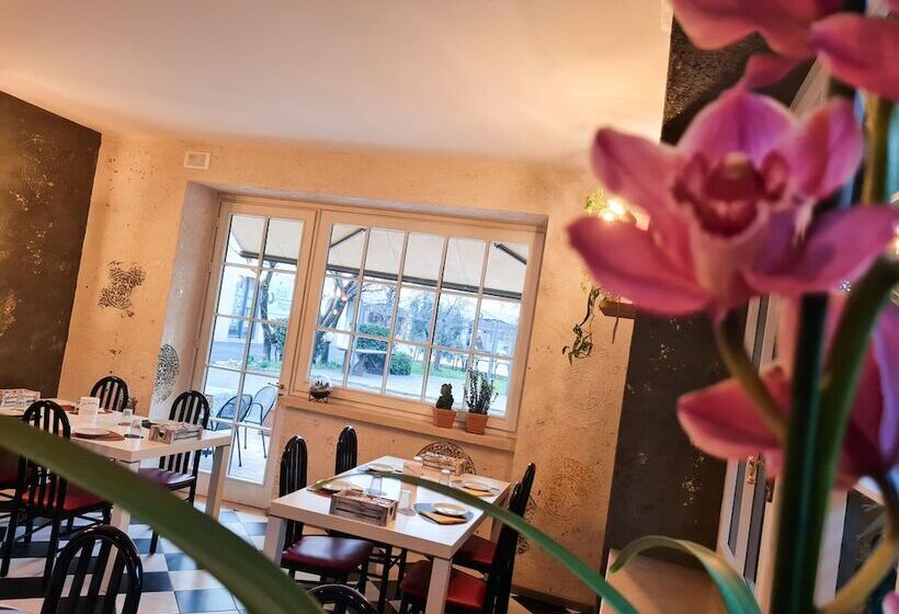 ホテル Albergo B&b Tenesi