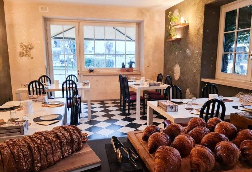 ホテル Albergo B&b Tenesi