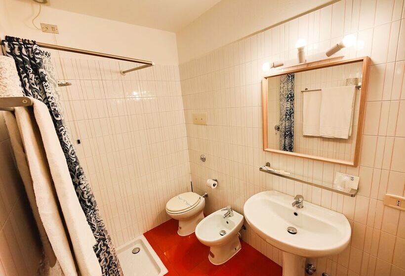 ホテル Albergo B&b Tenesi