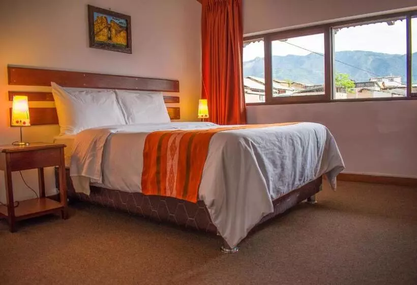 ホテル Explorer Deluxe