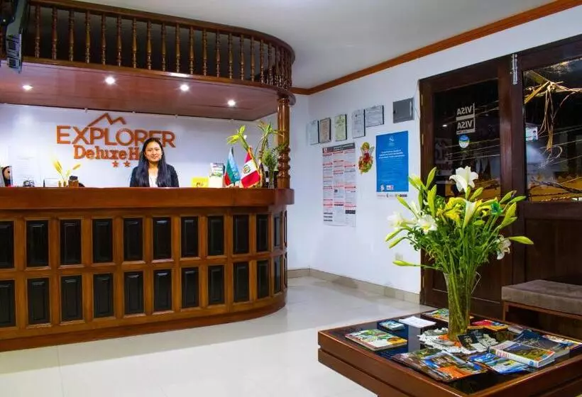 ホテル Explorer Deluxe