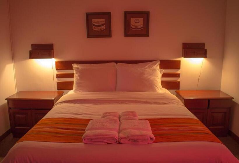 Hotel Explorer Deluxe