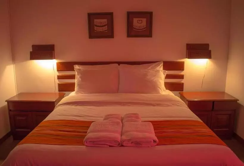 ホテル Explorer Deluxe