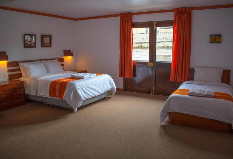 Hotel Explorer Deluxe