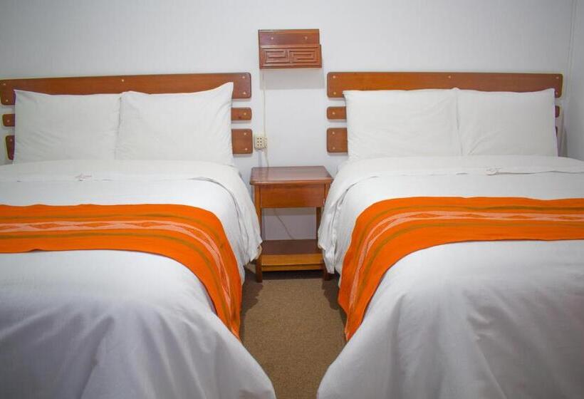 Hotel Explorer Deluxe