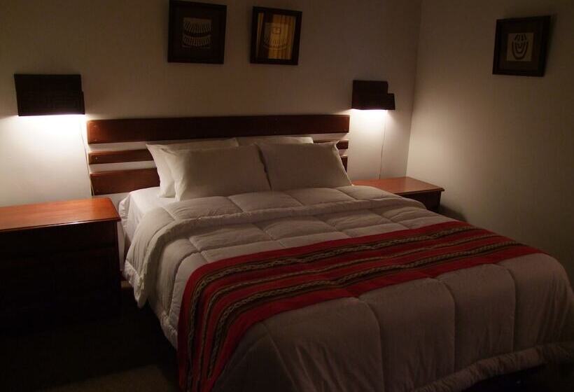 Hotel Explorer Deluxe