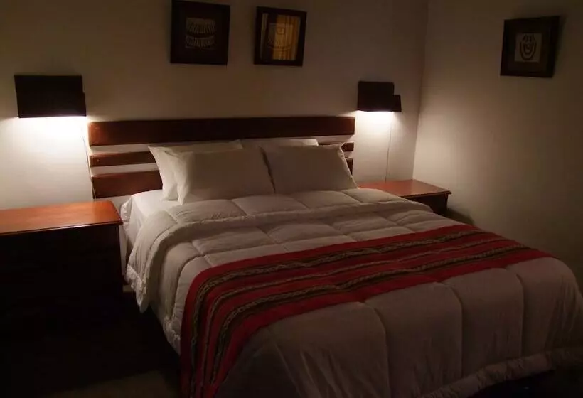 ホテル Explorer Deluxe