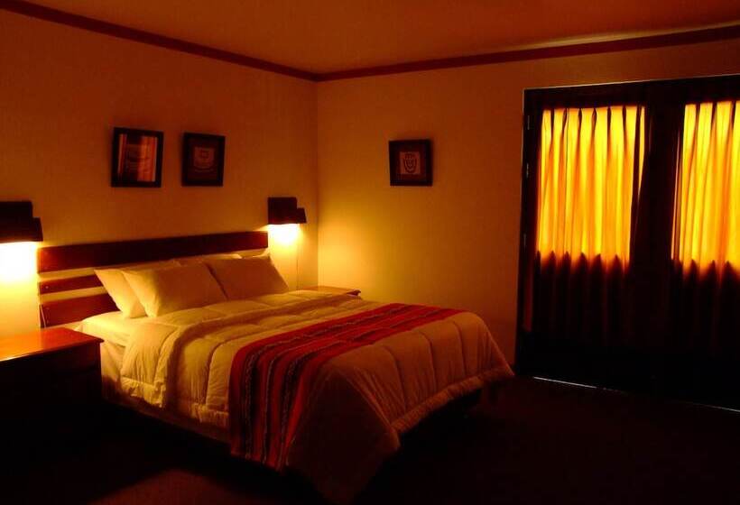 Hotel Explorer Deluxe