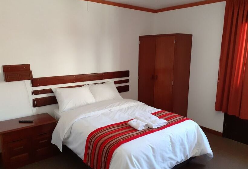 Hotel Explorer Deluxe