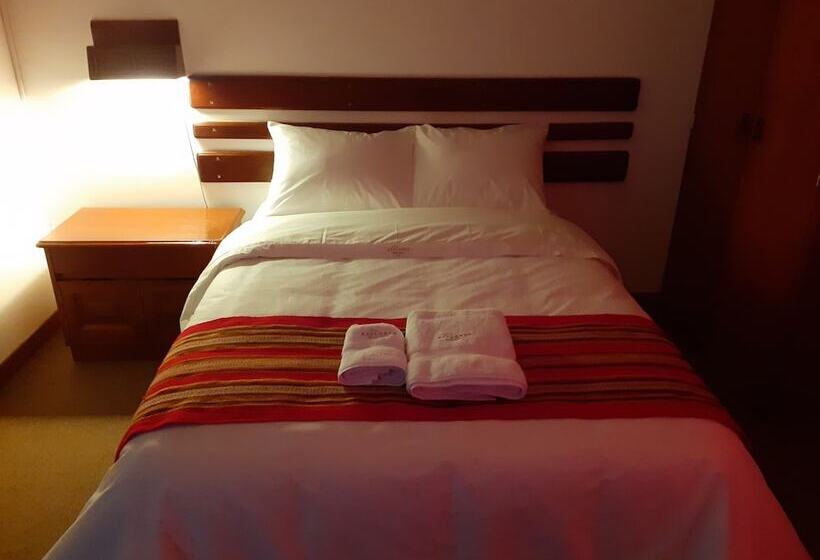 Hotel Explorer Deluxe