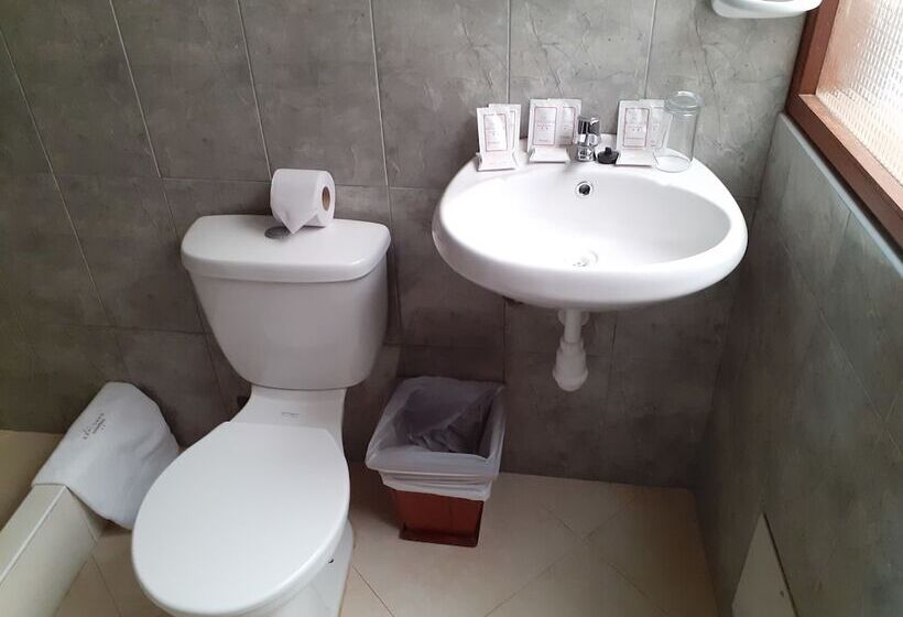 Hotel Explorer Deluxe