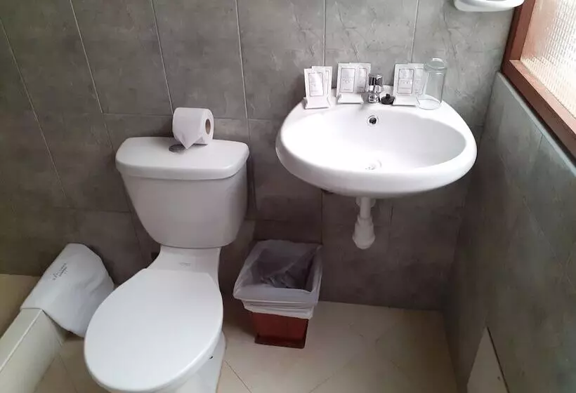 ホテル Explorer Deluxe