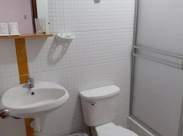 ホテル Explorer Deluxe