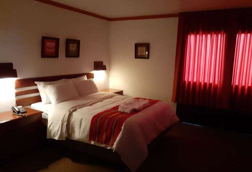 Hotel Explorer Deluxe