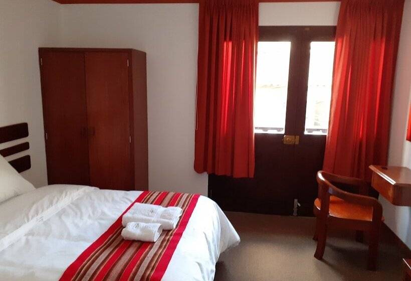 Hotel Explorer Deluxe