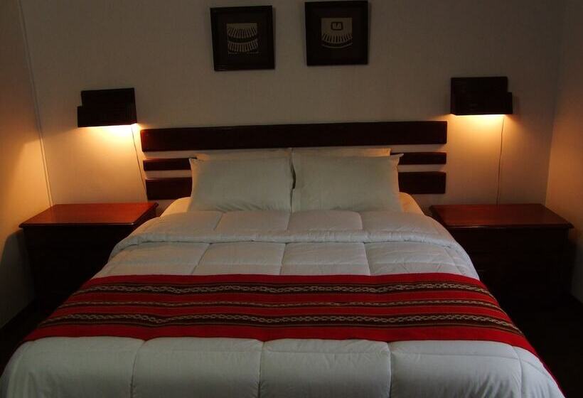 Hotel Explorer Deluxe