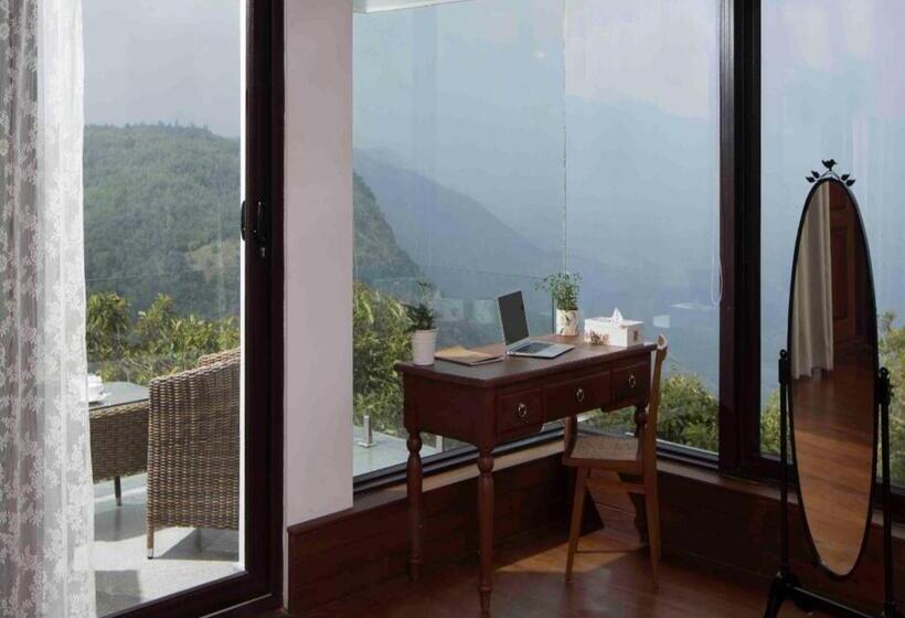 ホテル Hills & Hues