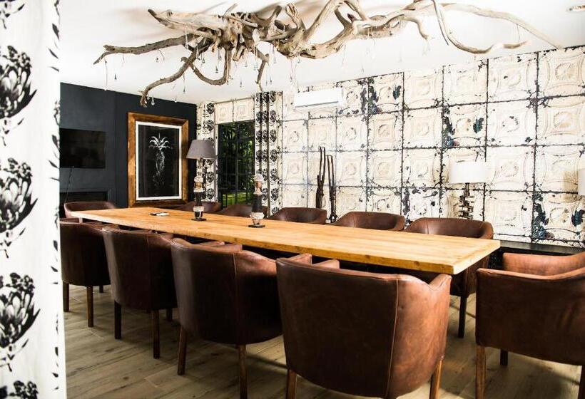 هتل Latitude 13 Degrees