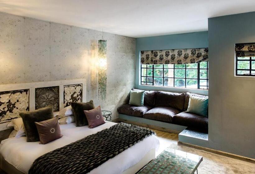 هتل Latitude 13 Degrees