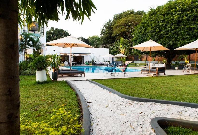 هتل Latitude 13 Degrees