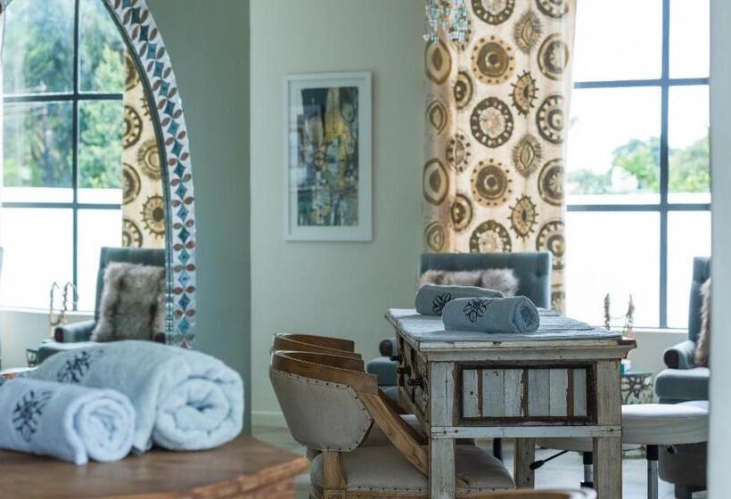 هتل Latitude 13 Degrees