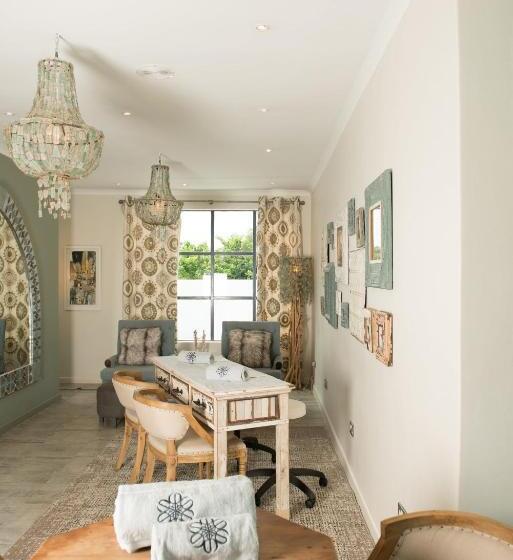 هتل Latitude 13 Degrees