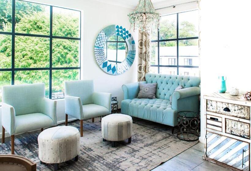 هتل Latitude 13 Degrees