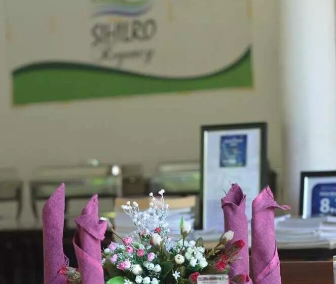 ホテル Sihilro Regency