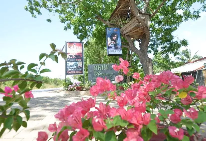 ホテル Sihilro Regency