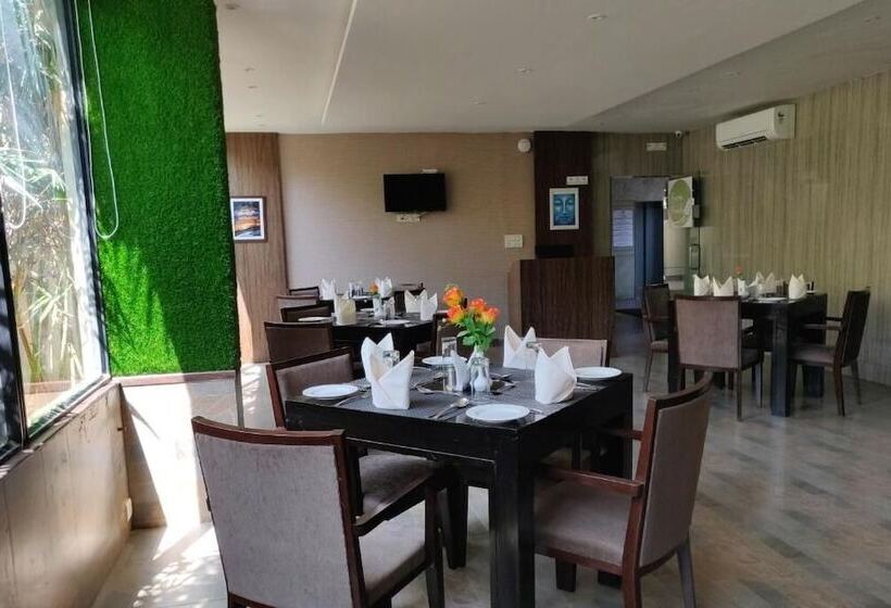 酒店 The Byke Signature