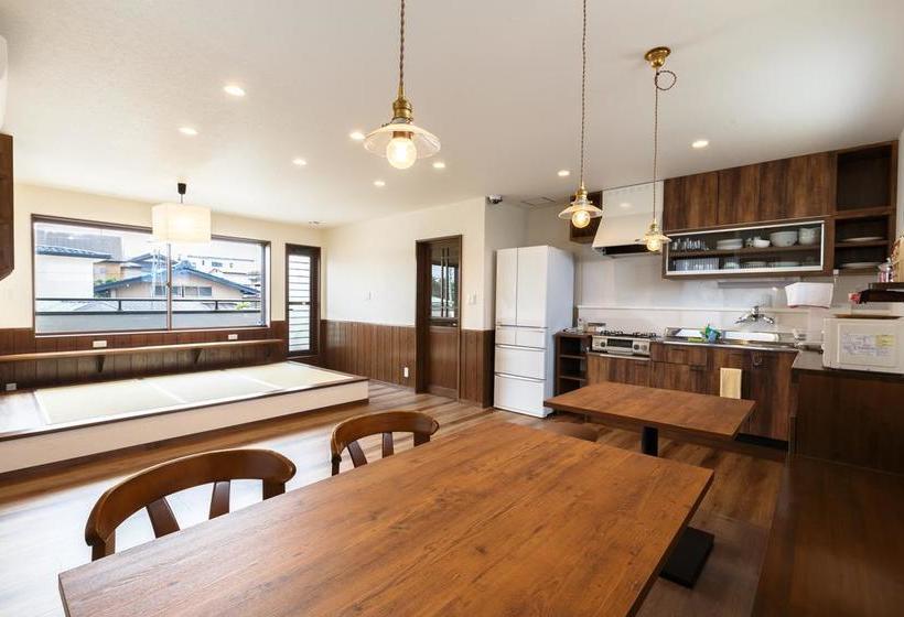 הוסטל Maisan Chi Guesthouse & Cafe